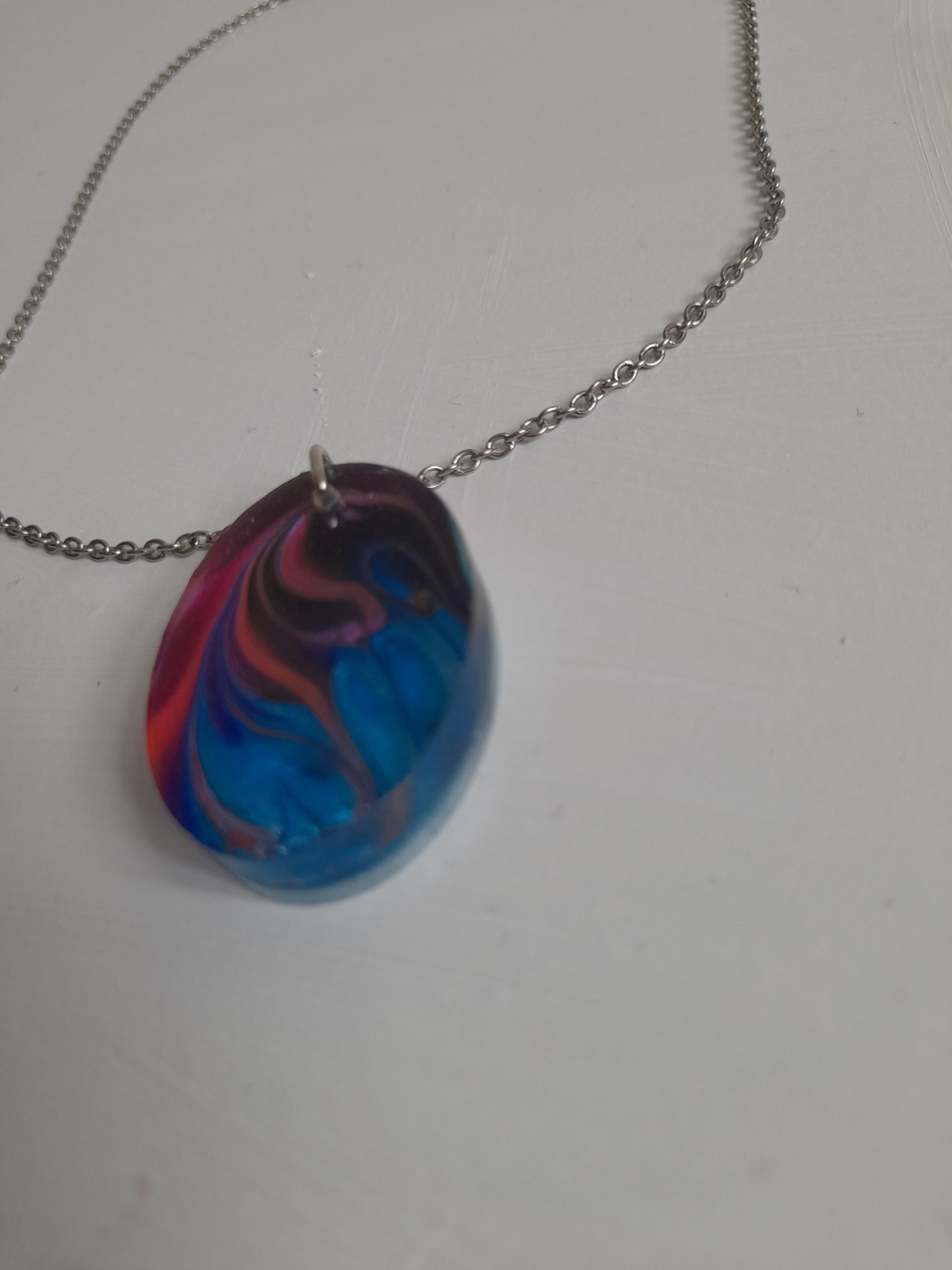 Swirl Oval Pendant