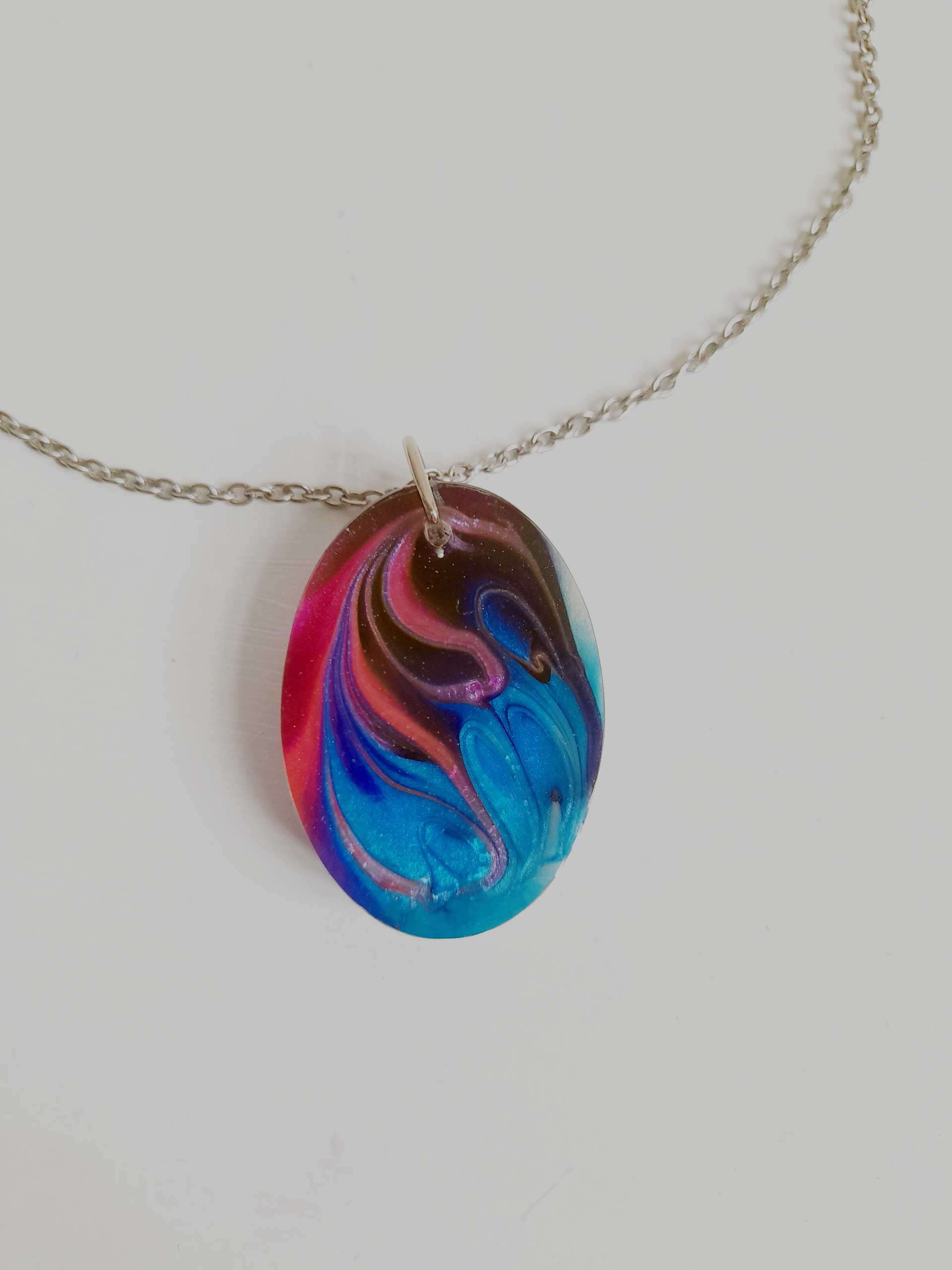Swirl Oval Pendant