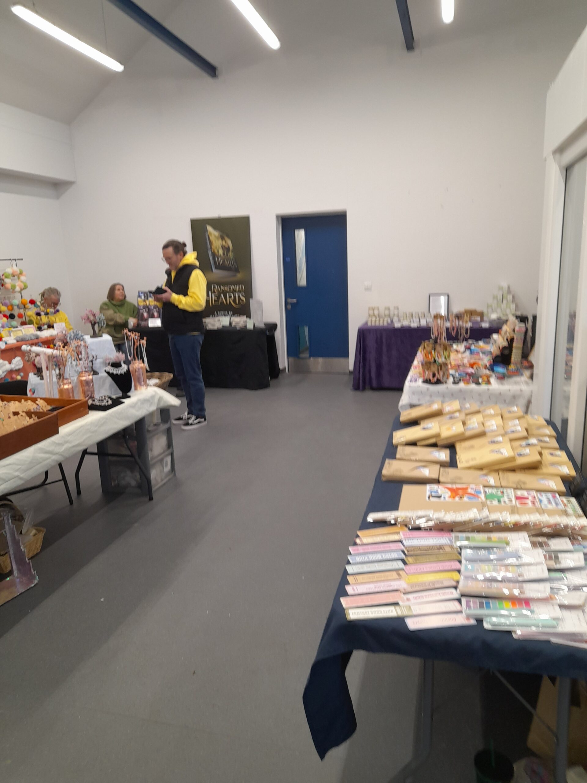 Fairhaven Lake craft fair – wide shot of stalls