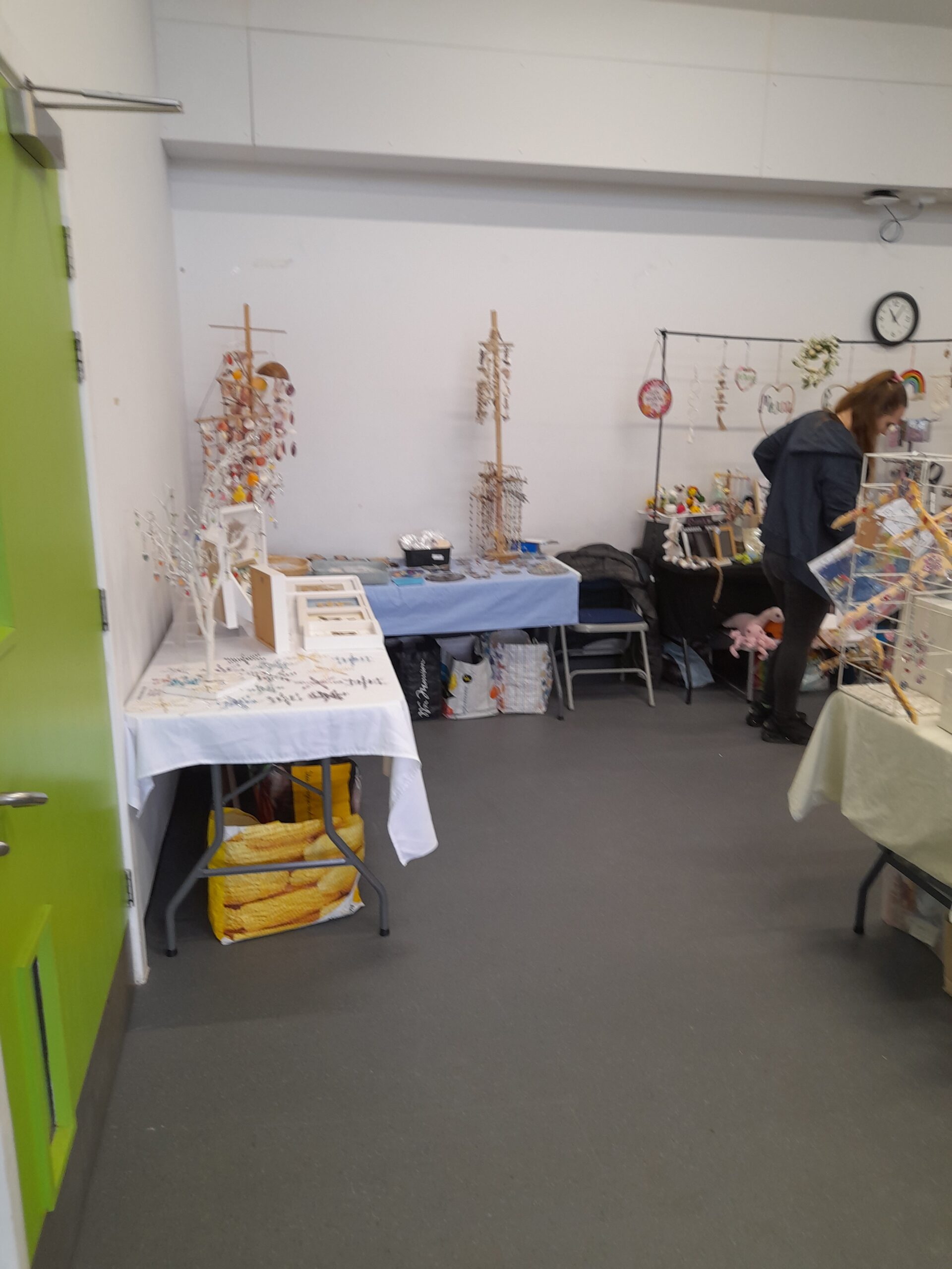 Fairhaven Lake craft fair – wide shot of stalls