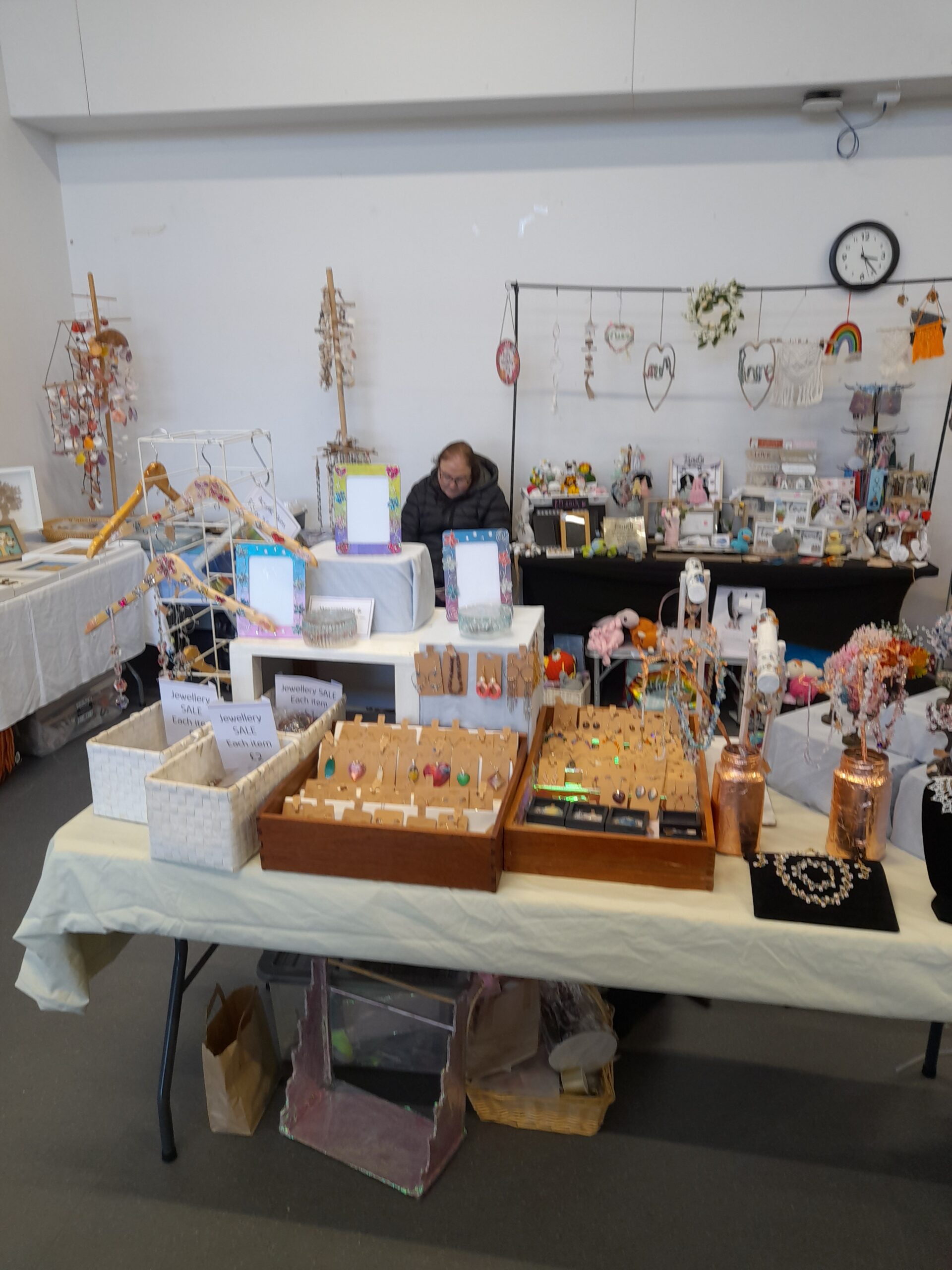 Fairhaven Lake craft fair – wide shot of stalls